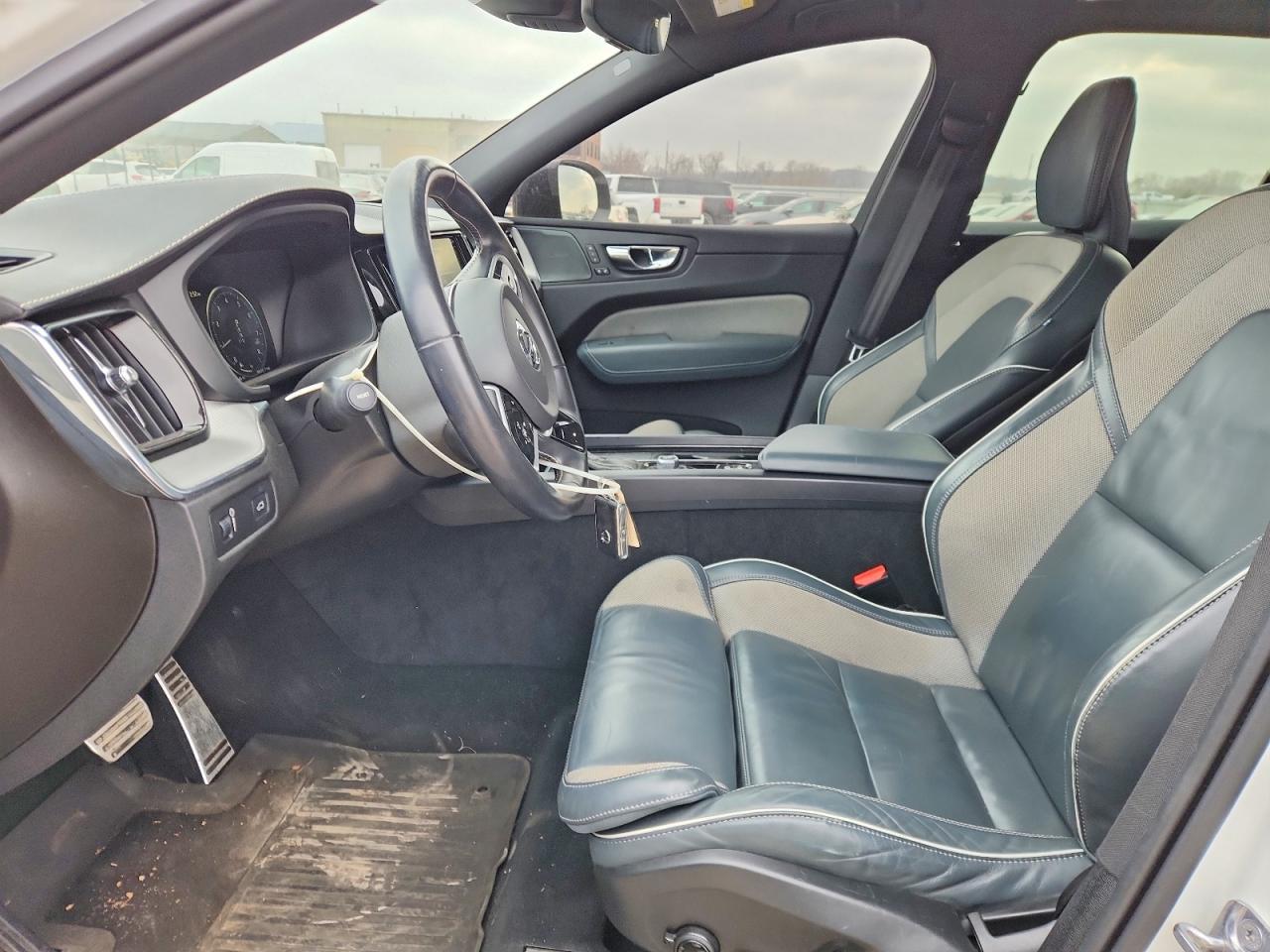 2021 VOLVO XC60