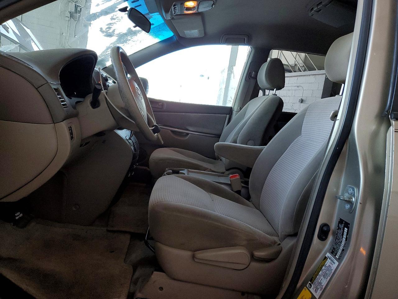 2006 TOYOTA SIENNA