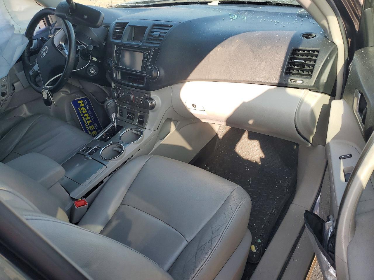 2013 TOYOTA HIGHLANDER