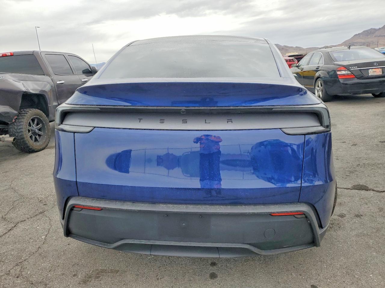 2026 TESLA MODEL Y