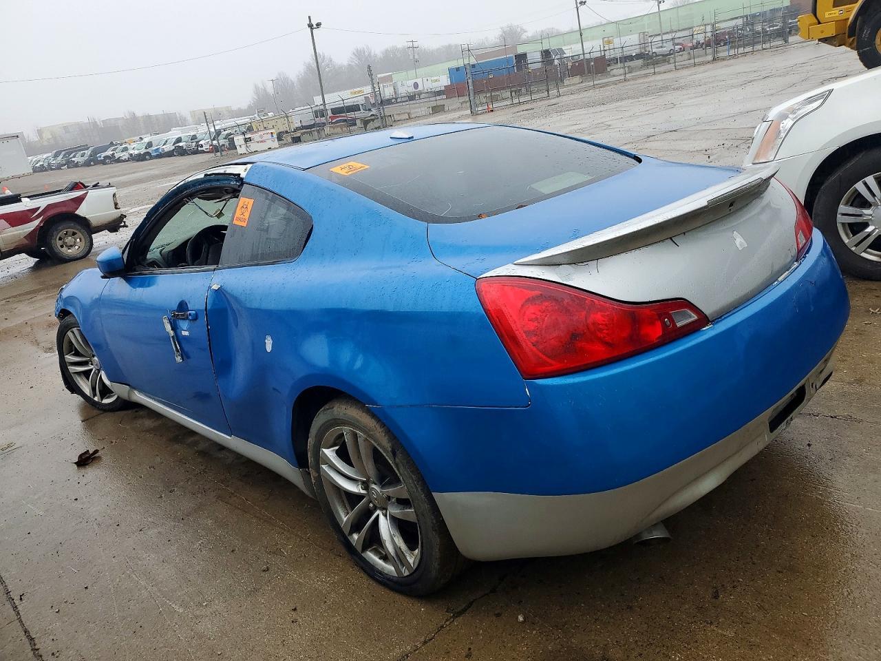 2011 INFINITI G37