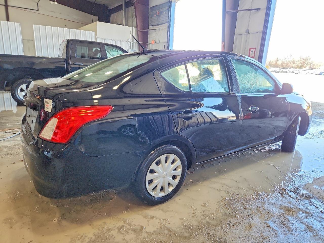 2015 NISSAN VERSA