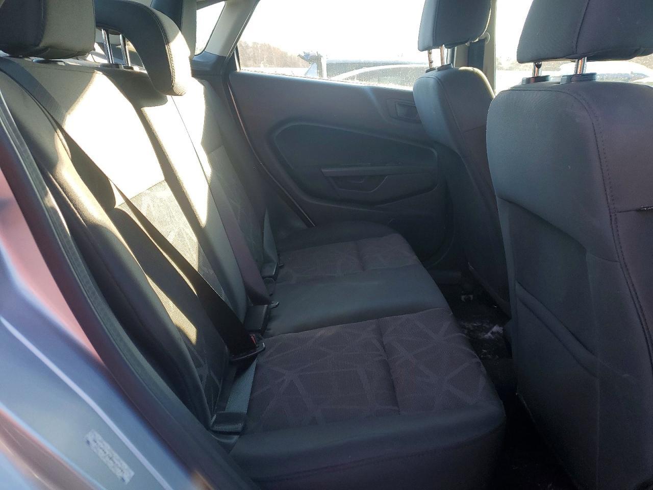 2013 FORD Fiesta