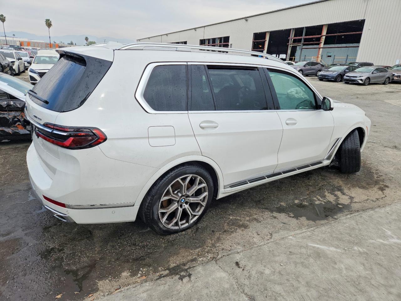 2025 BMW X7