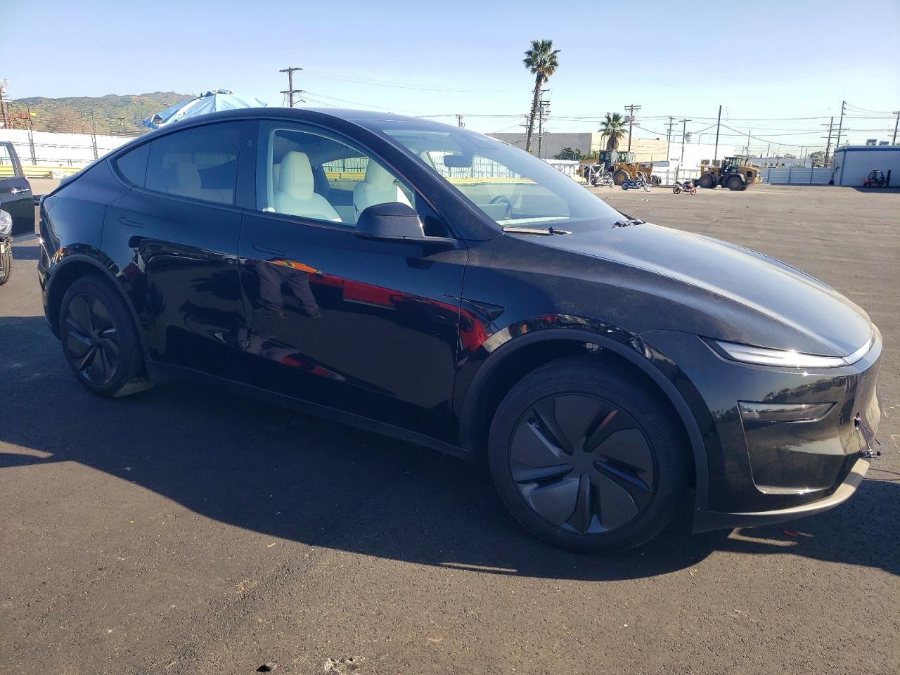 2026 TESLA MODEL Y