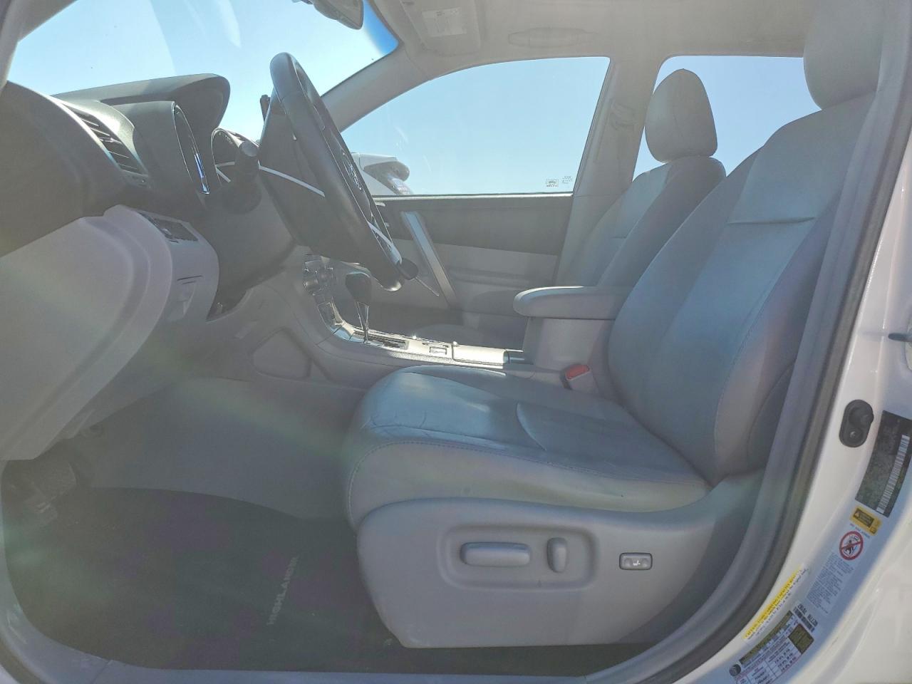 2013 TOYOTA HIGHLANDER
