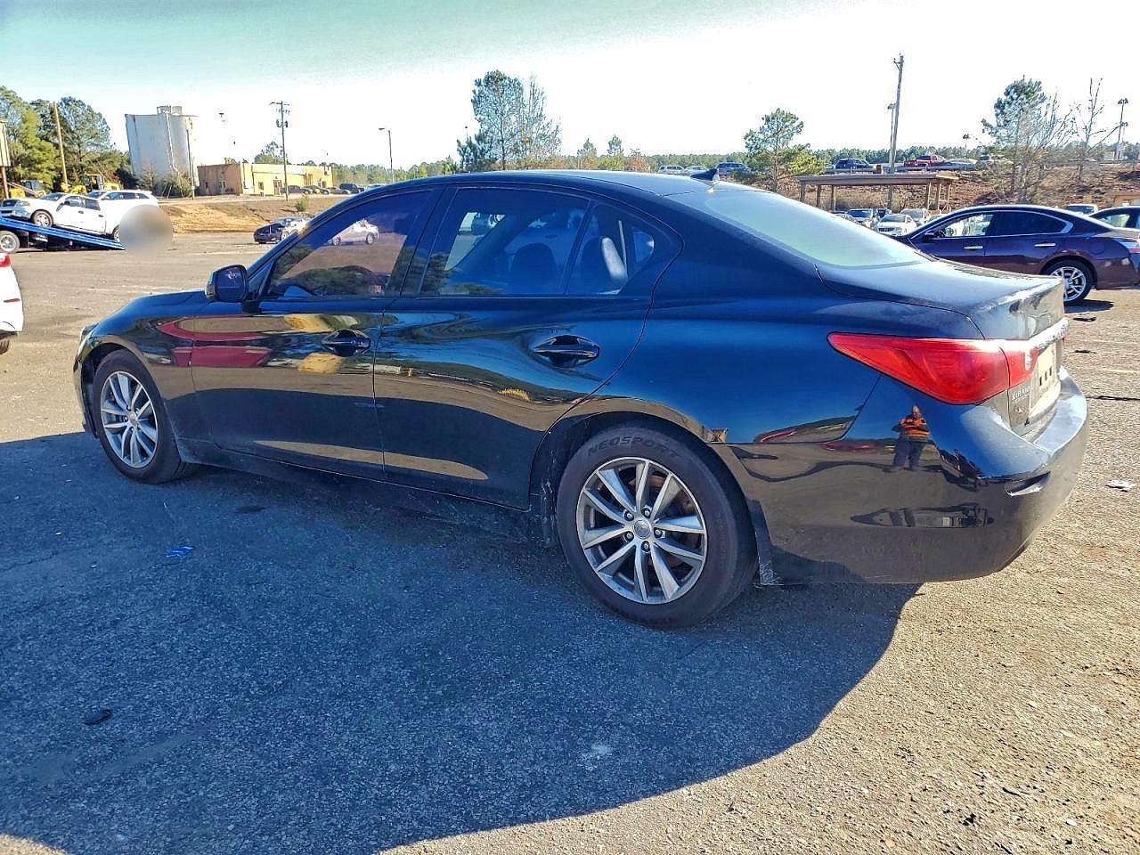 2015 INFINITI Q50