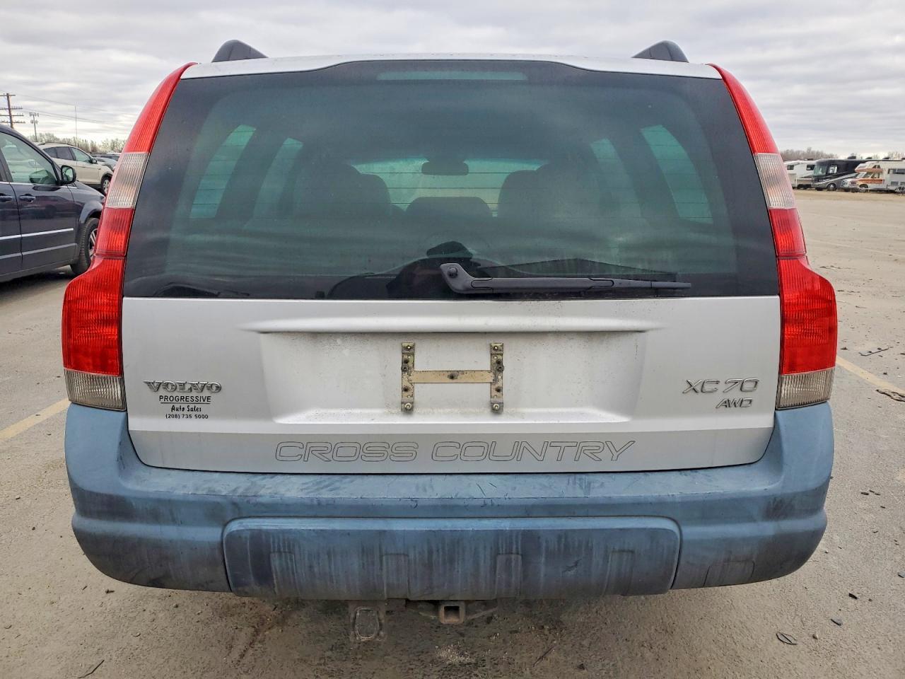 2004 VOLVO XC70