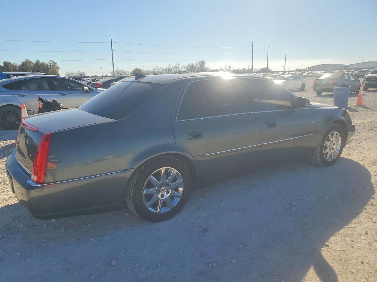 2011 CADILLAC DTS