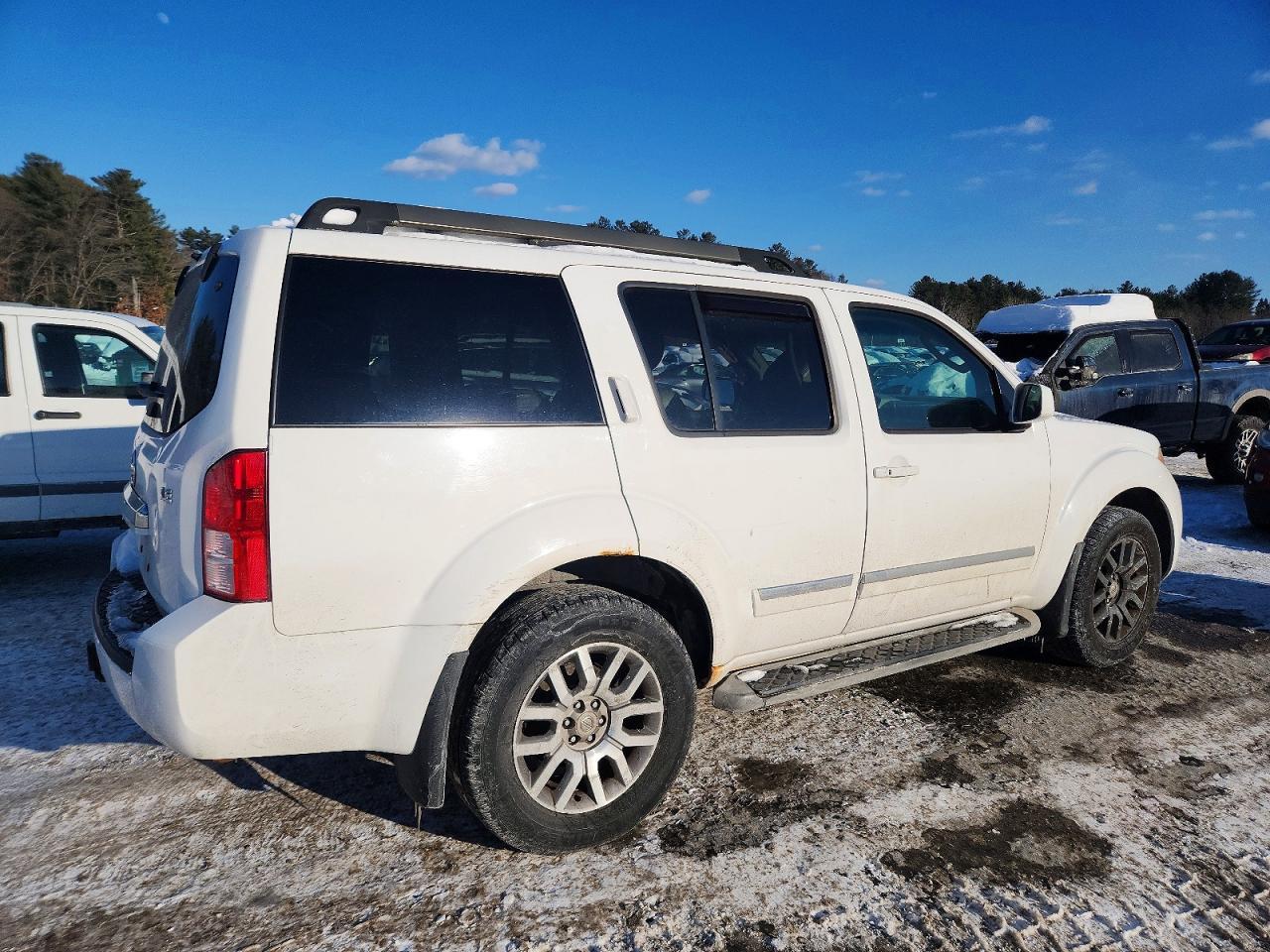 2010 NISSAN PATHFINDER