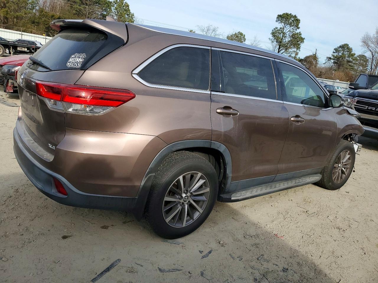 2019 TOYOTA HIGHLANDER