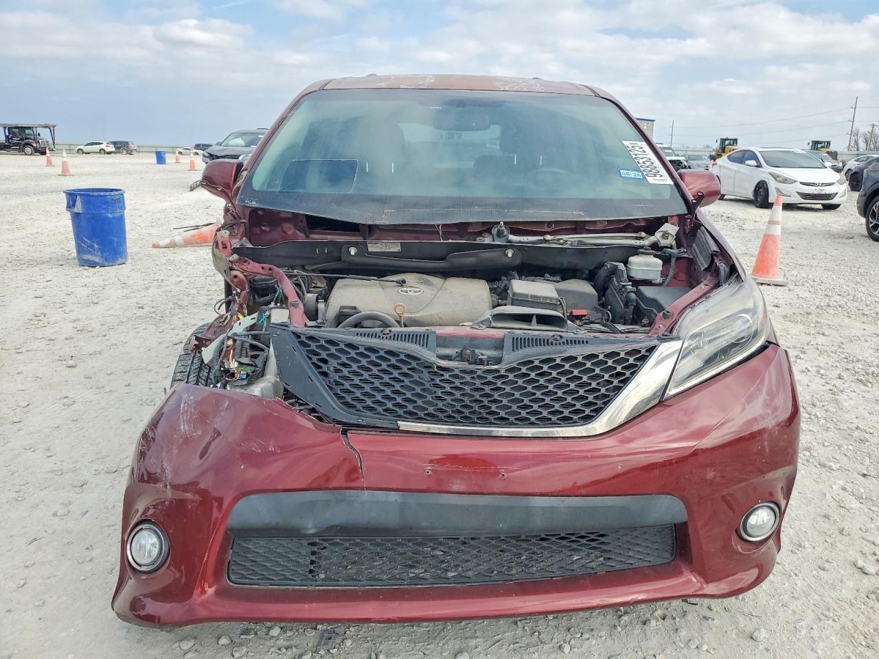 2017 TOYOTA SIENNA