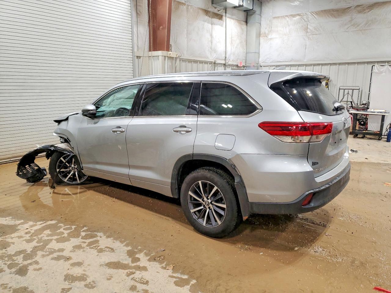 2017 TOYOTA HIGHLANDER