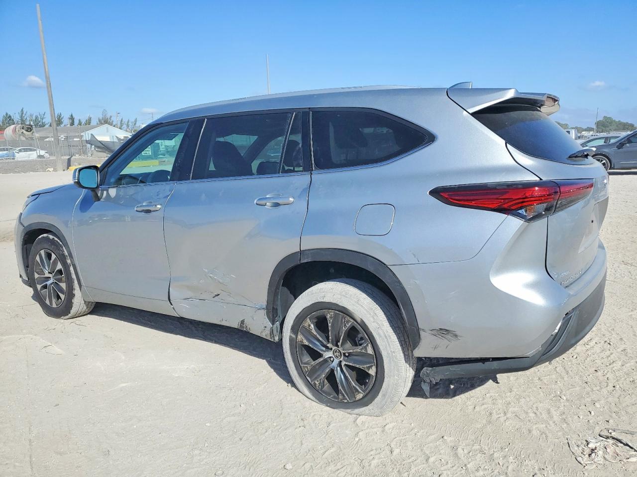 2022 TOYOTA HIGHLANDER