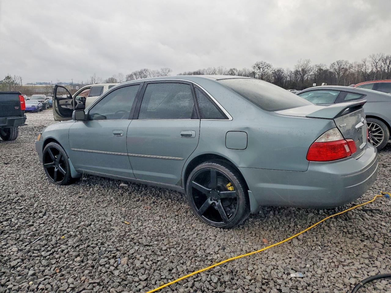 2004 TOYOTA Avalon
