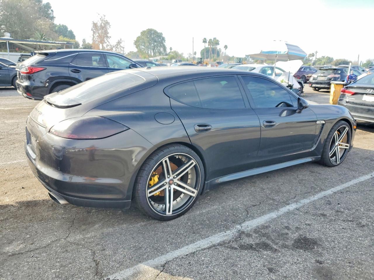 2011 PORSCHE Panamera