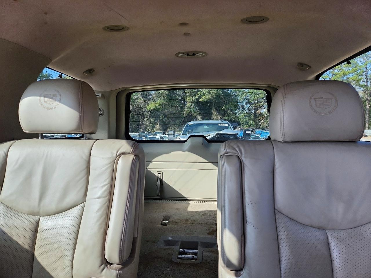 2004 CADILLAC ESCALADE