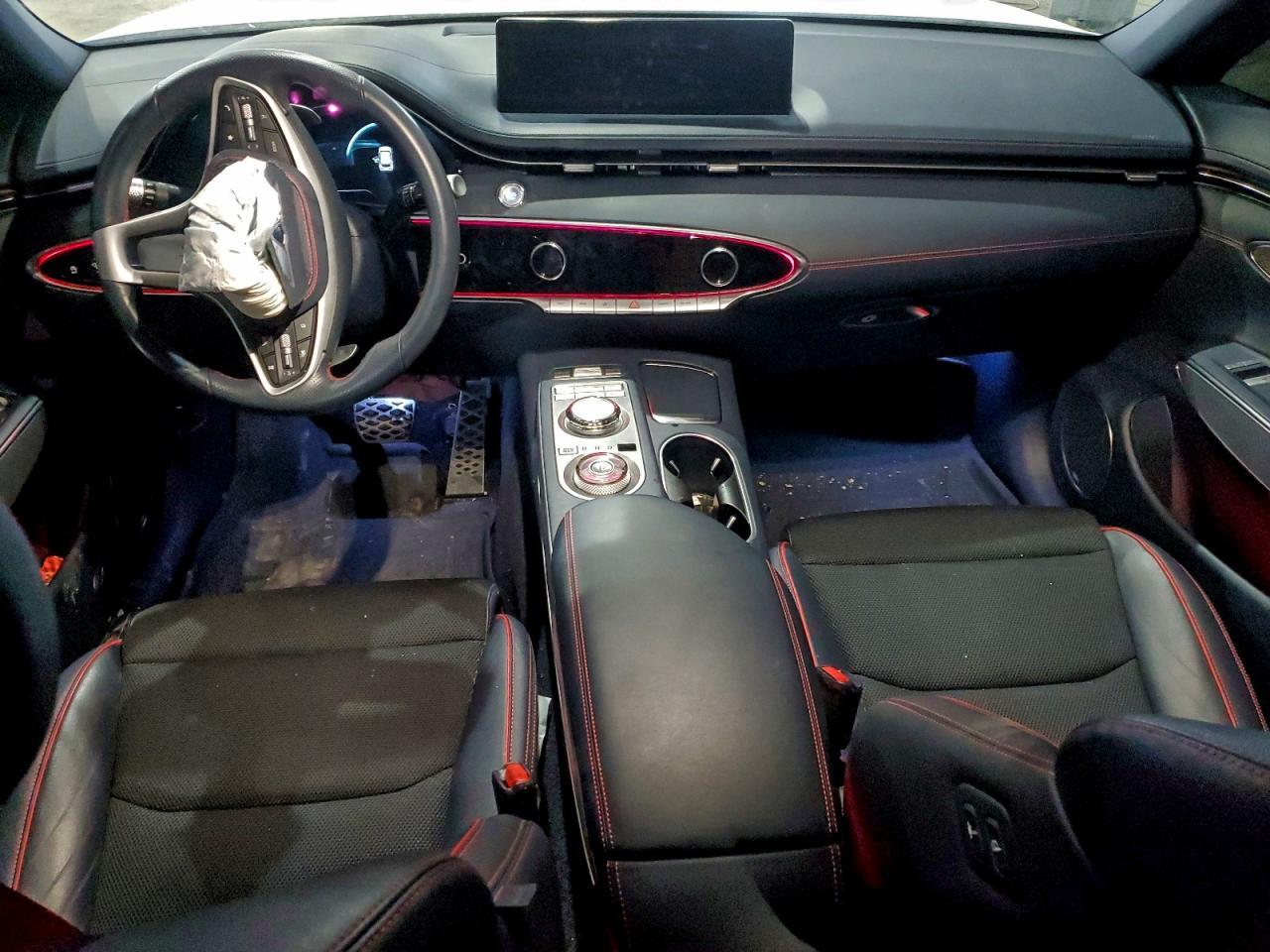 2023 GENESIS GV70