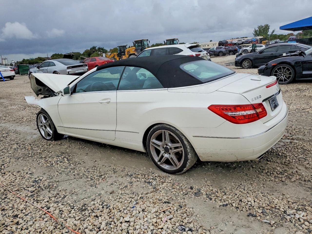 2011 MERCEDES-BENZ E-Class