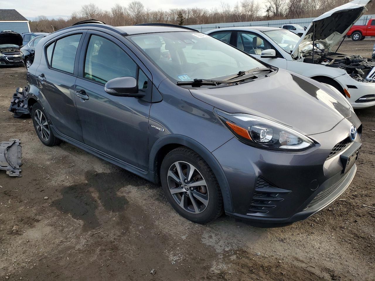 2019 TOYOTA Prius c
