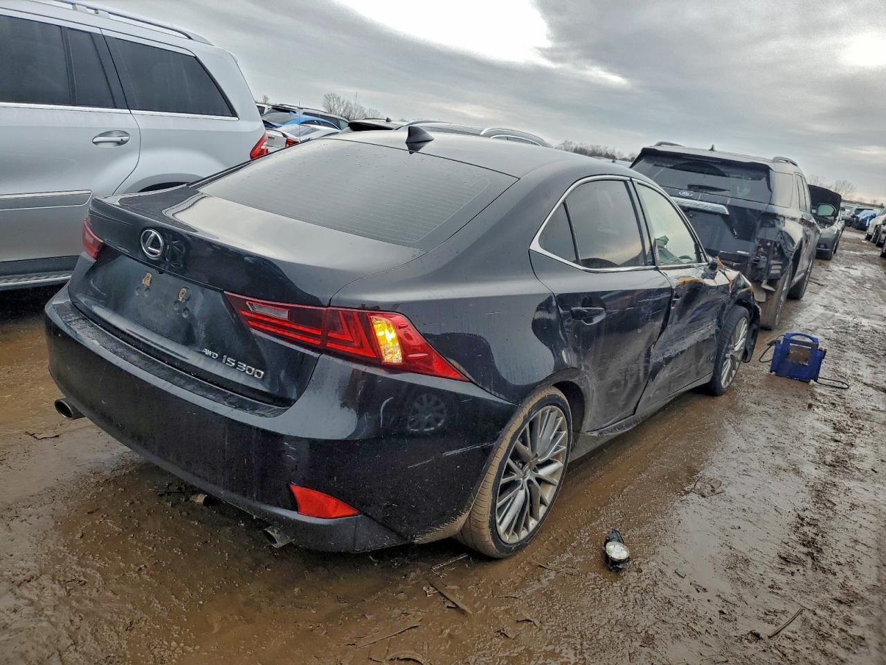 2016 LEXUS IS 300