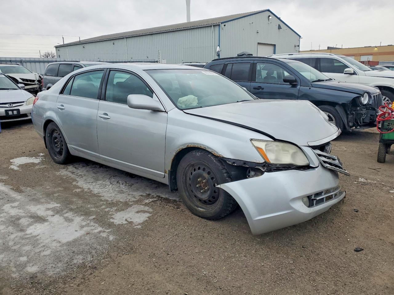 2005 TOYOTA Avalon