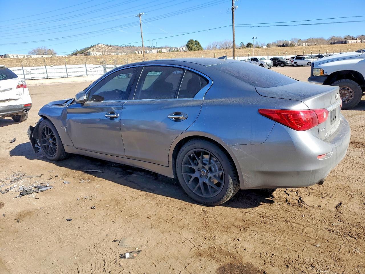 2015 INFINITI Q50