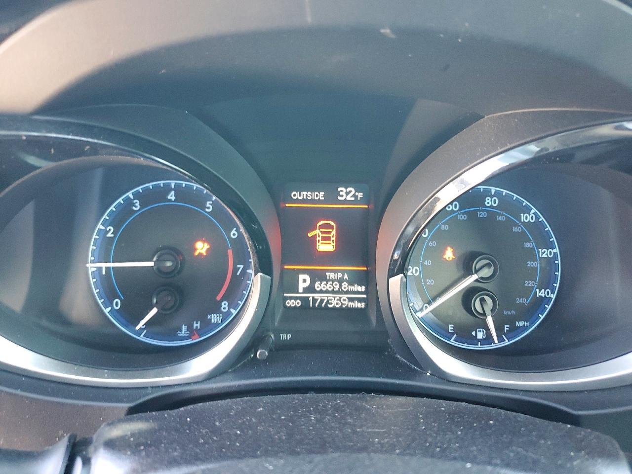 2015 TOYOTA COROLLA