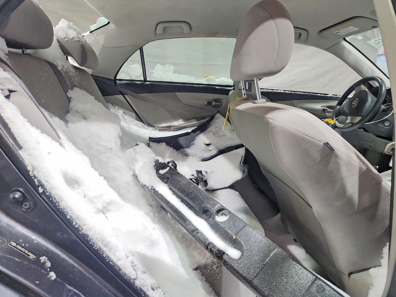 2011 TOYOTA COROLLA