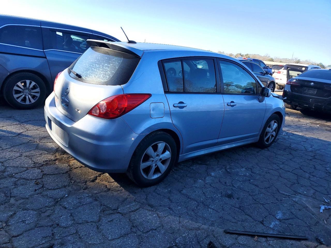 2011 NISSAN VERSA