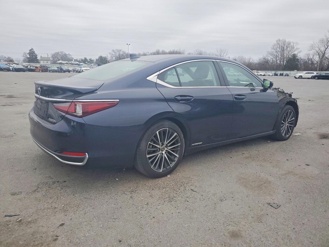 2022 LEXUS ES 300H