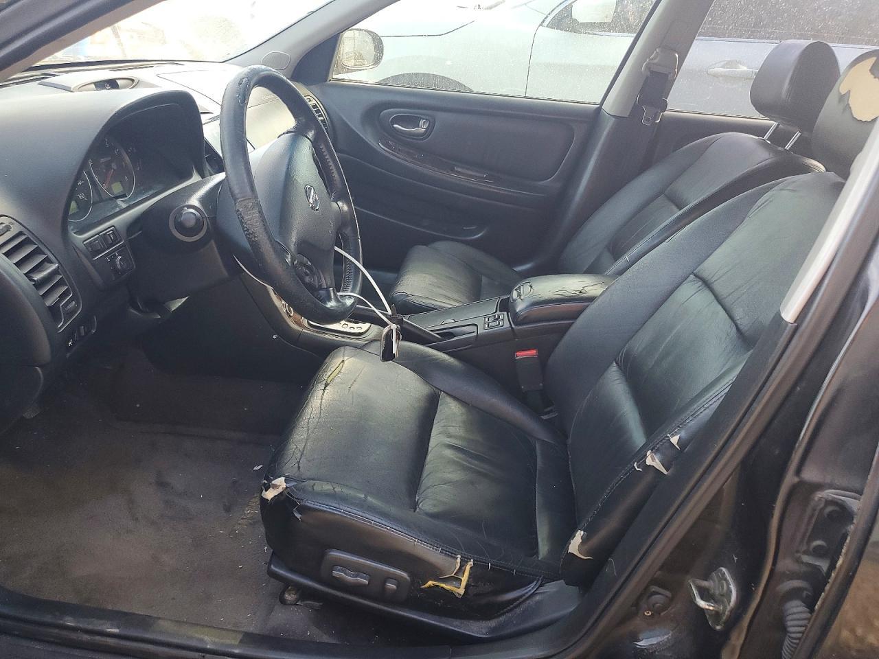 2002 NISSAN Maxima