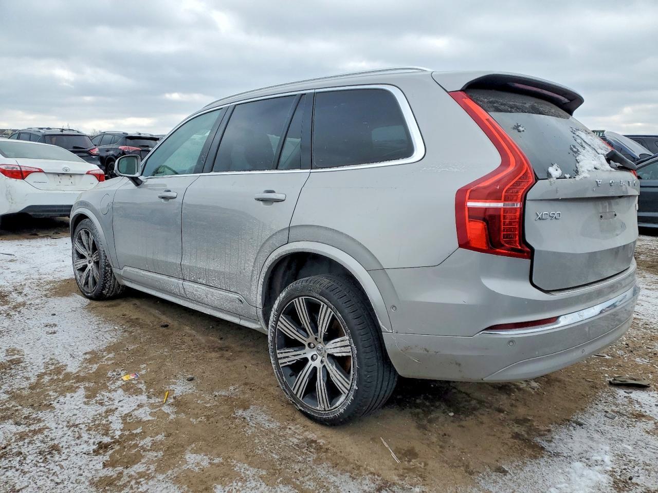 2023 VOLVO XC90