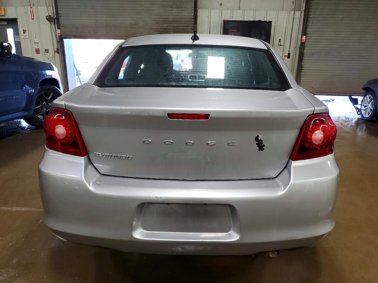 2013 DODGE Avenger