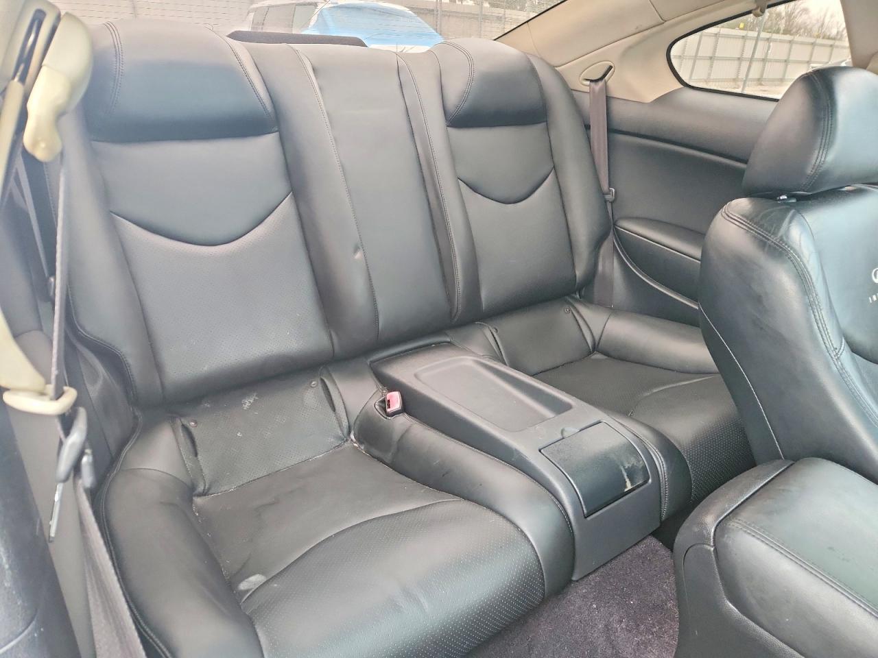 2011 INFINITI G37