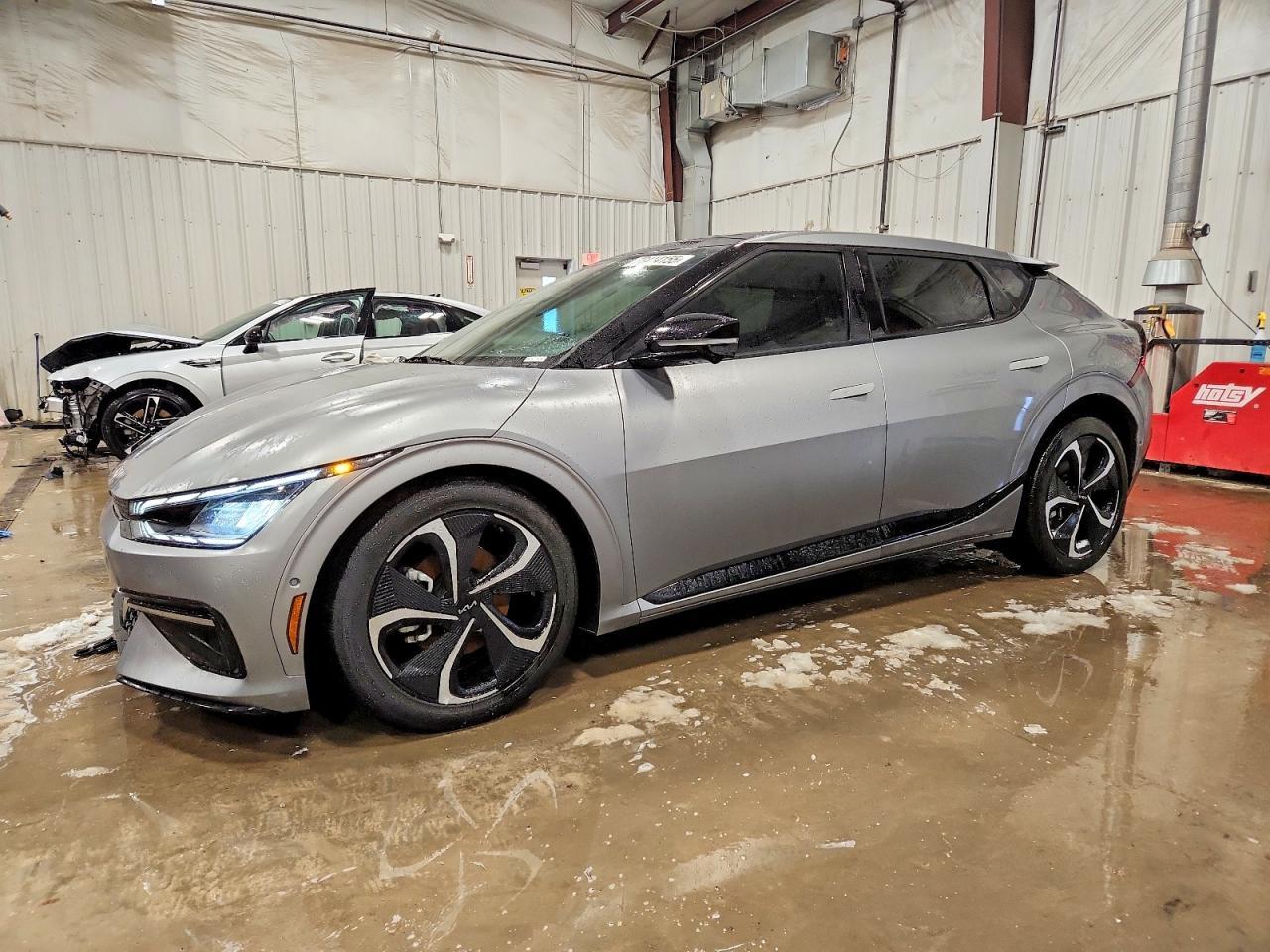2022 KIA EV6