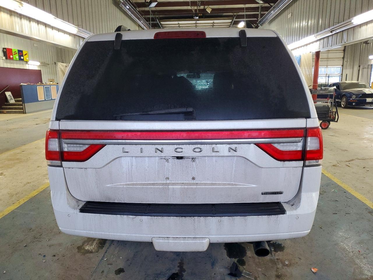 2016 LINCOLN Navigator