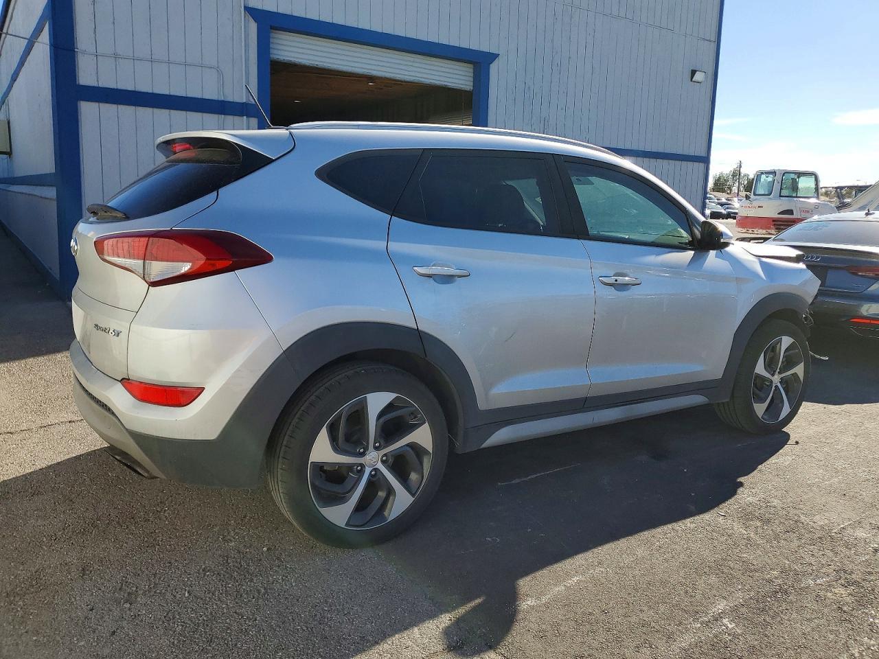 2017 HYUNDAI TUCSON