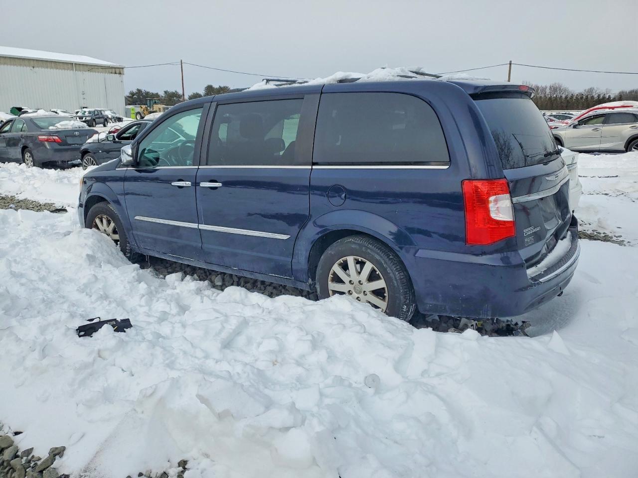 2012 CHRYSLER Town & Country
