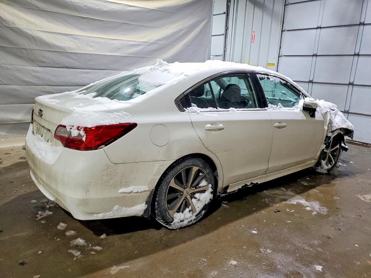 2016 SUBARU Legacy