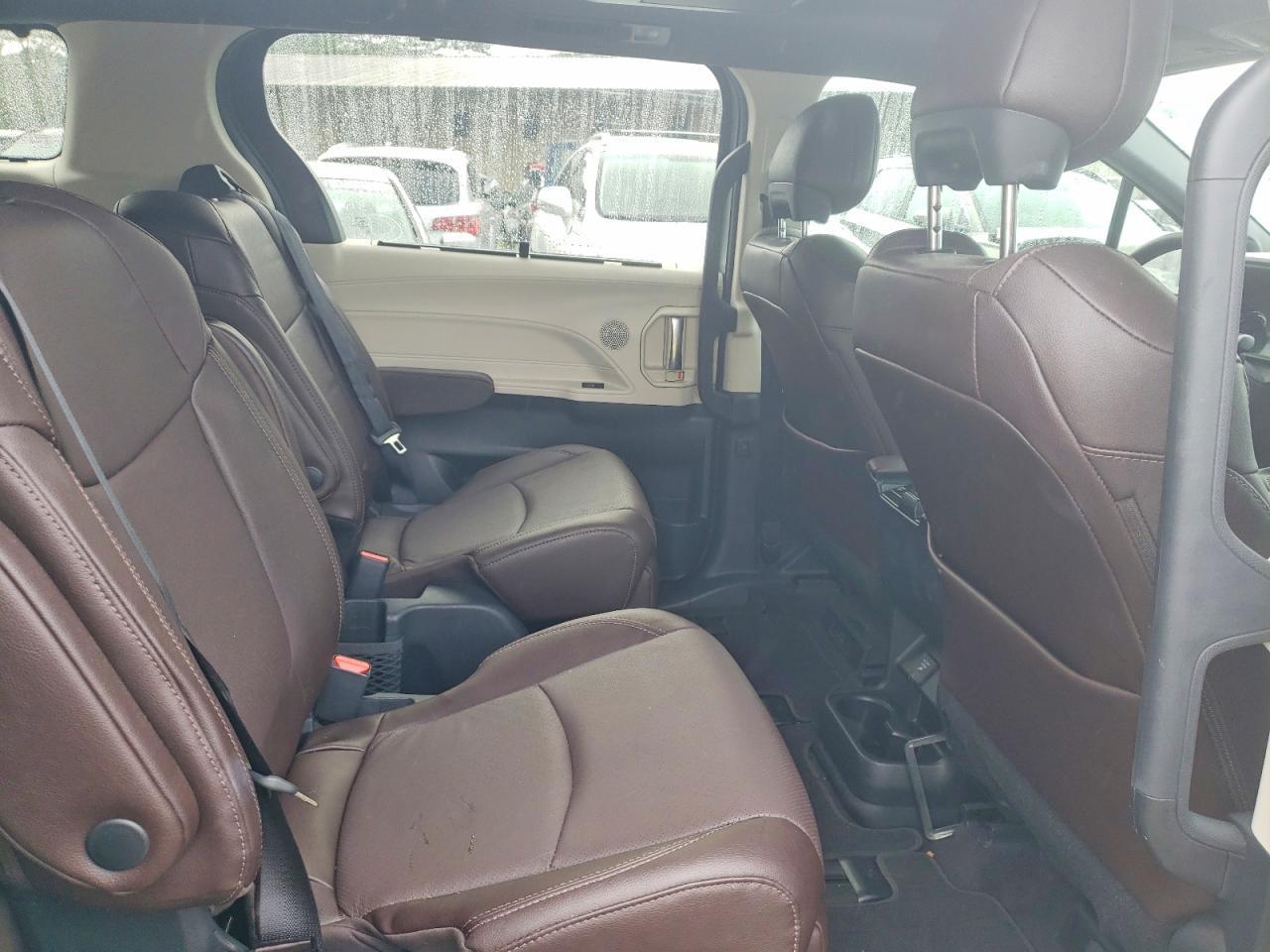 2023 TOYOTA SIENNA
