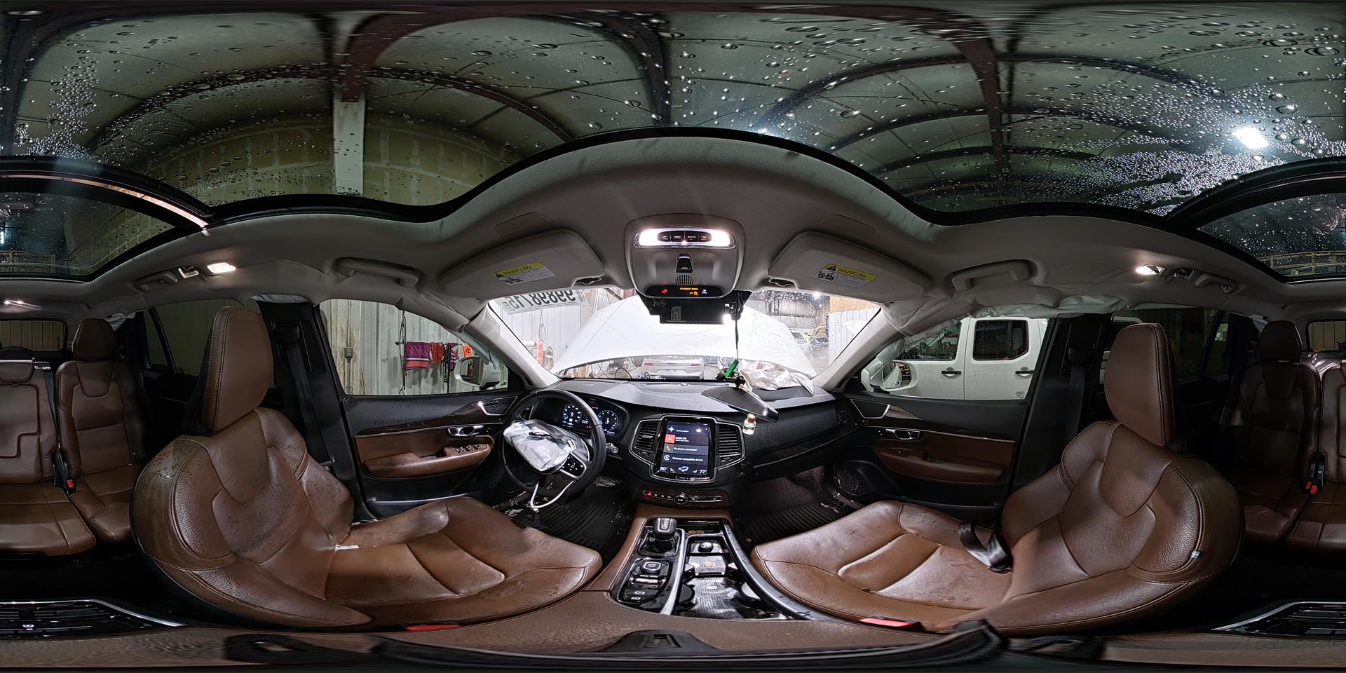2019 VOLVO XC90
