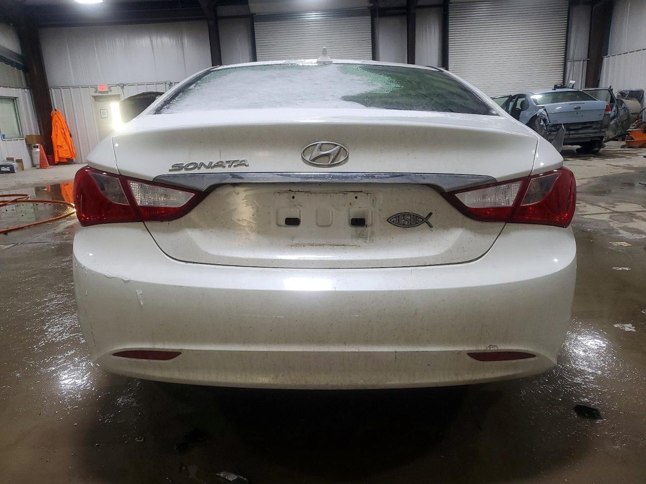 2011 HYUNDAI SONATA