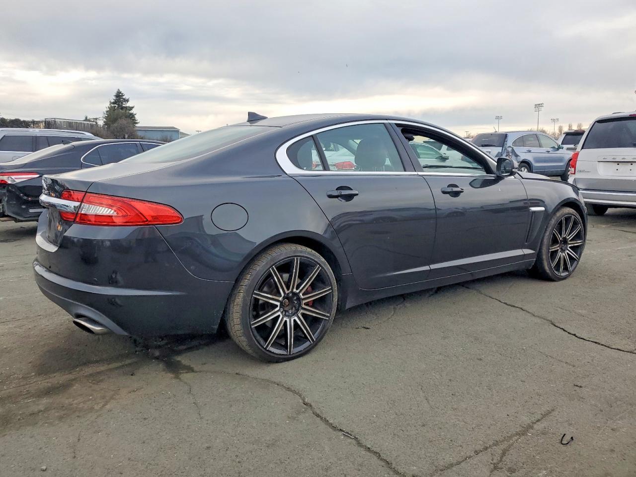 2015 JAGUAR XF