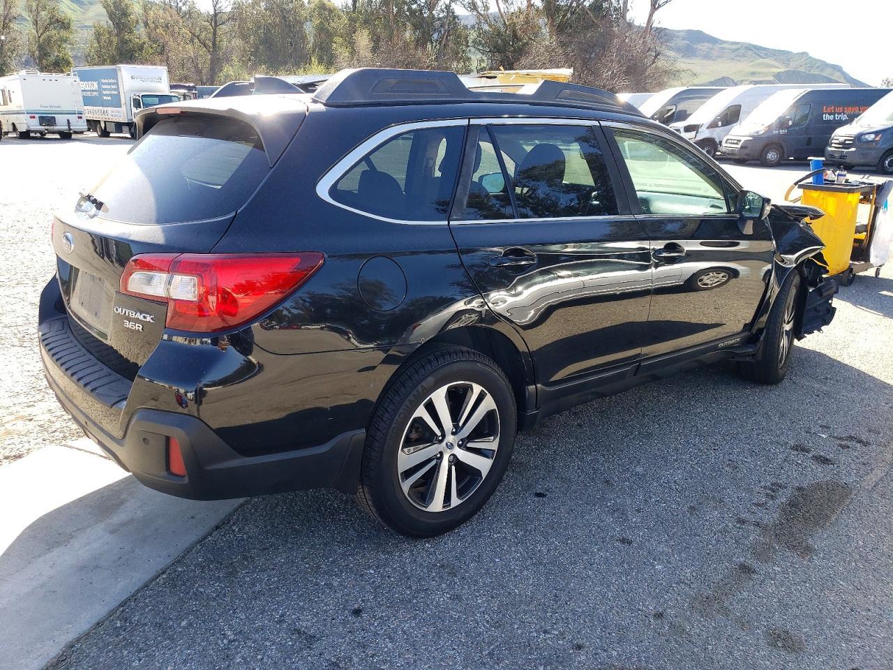 2018 SUBARU Outback