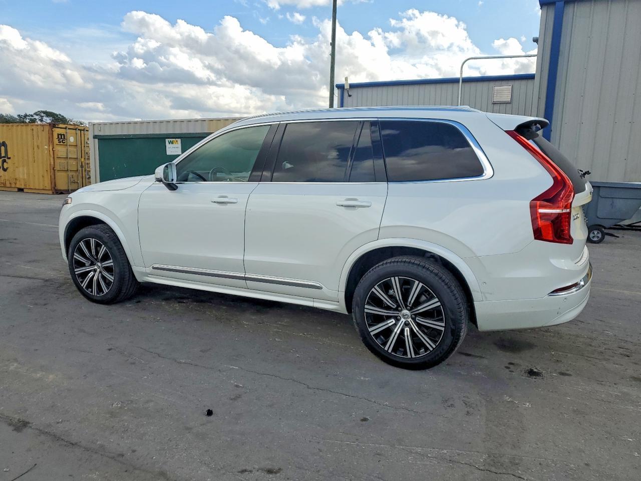 2025 VOLVO XC90