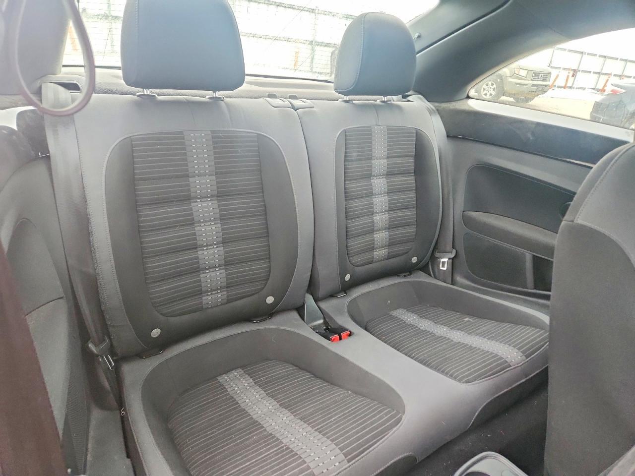 2012 VOLKSWAGEN Beetle