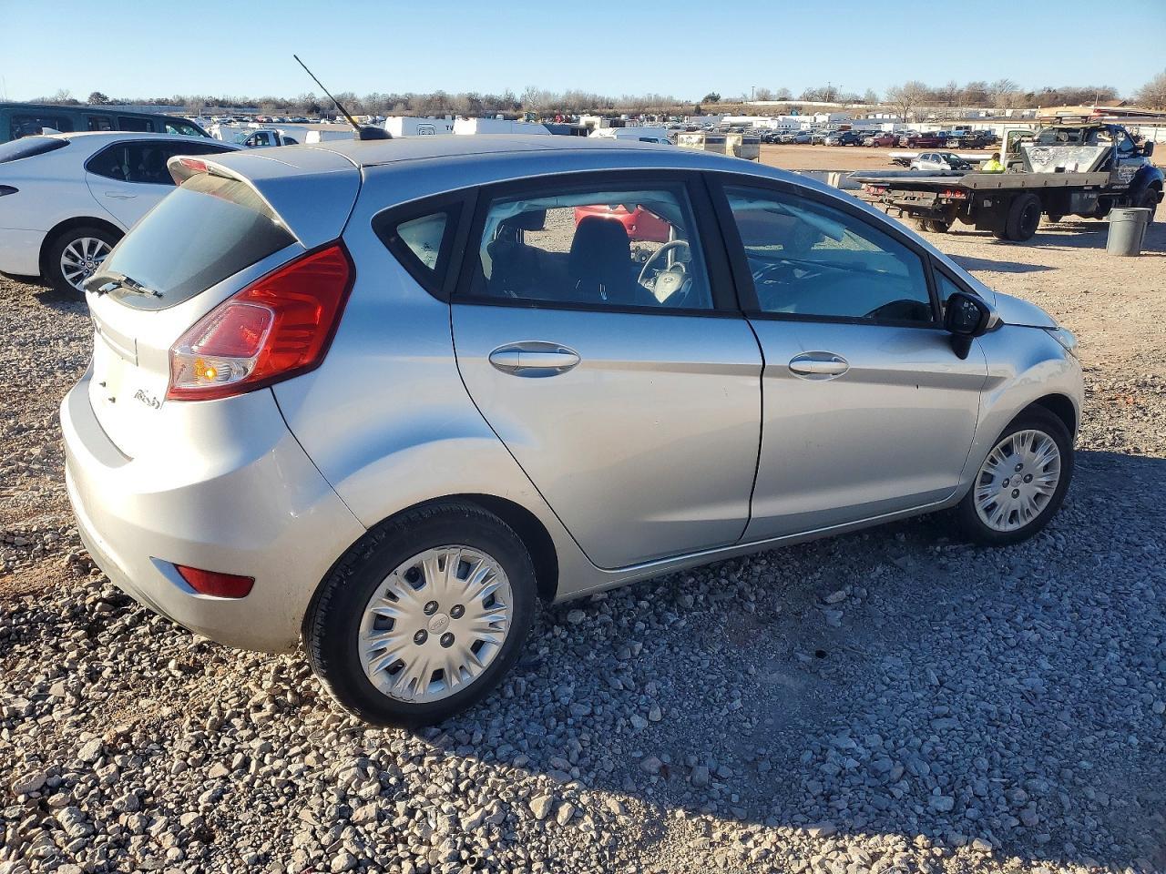 2016 FORD Fiesta