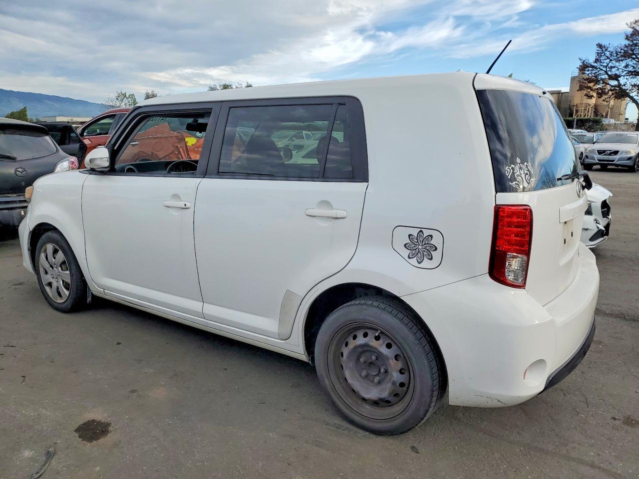 2013 TOYOTA SCION