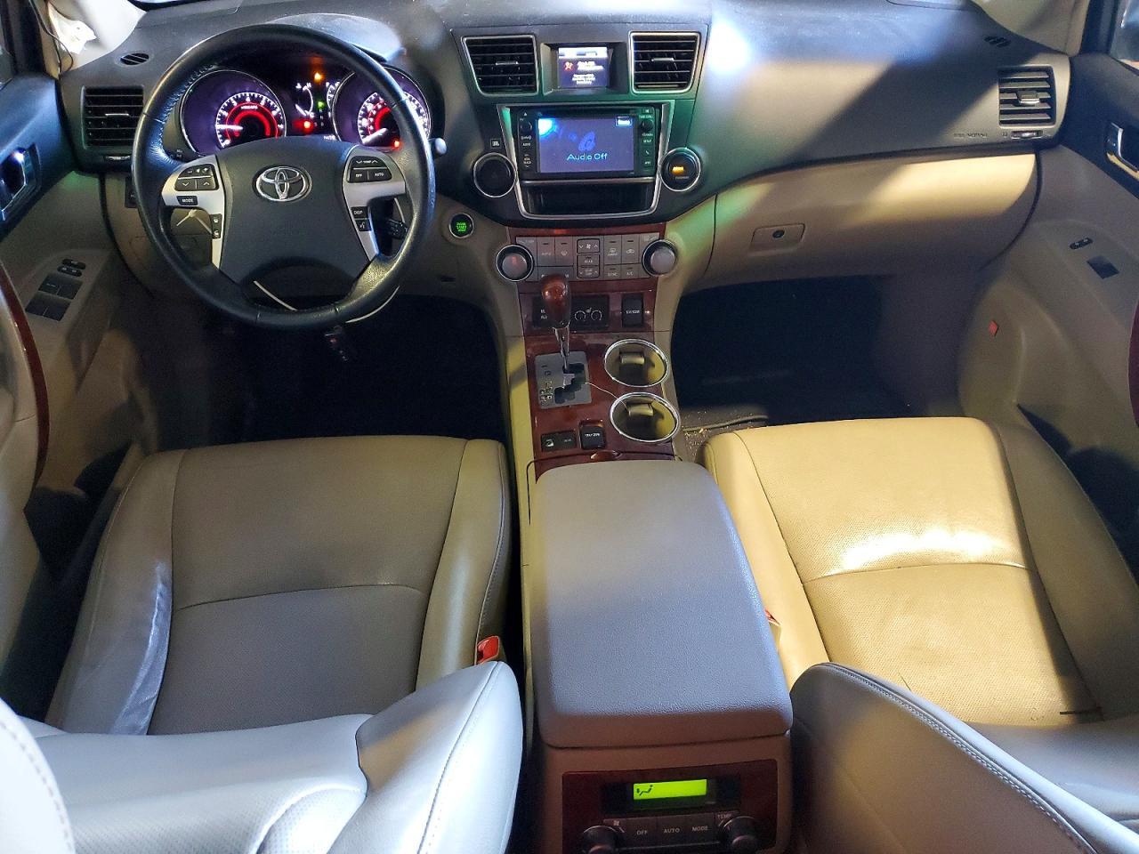 2013 TOYOTA HIGHLANDER
